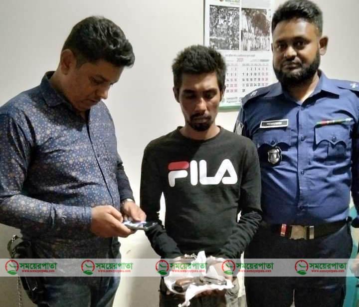 মনিরামপুরে অস্ত্র