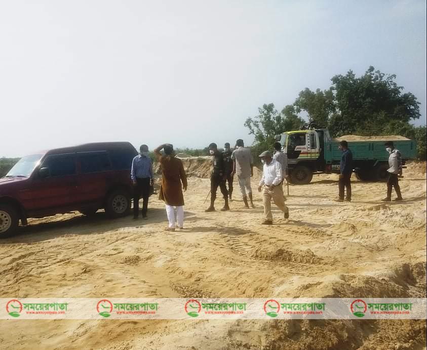 চকরিয়ায় অবৈধভাবে বালু উত্তোলনের