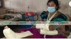 যৌতুকের জন্য স্ত্রীকে পিটিয়ে হাসপাতালে ফেলে গেল স্বামী।