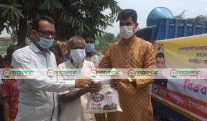 কাওরাইদ ইউনিয়নে গরীব অসহায় মানুষের মাঝে ঈদ সামগ্রী উপহার দিলেন আওয়ামীলীগ নেতা শারফুল ইসলাম