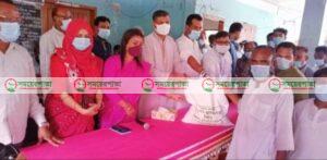 শ্রীপুরে অসহায়দের মাঝে প্রধানমন্ত্রীর উপহার ও সেলাই মেশিন বিতরণ।