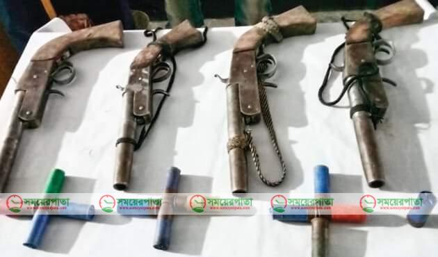 চট্রগ্রামে লোহাগাড়ায় ৪টি বন্দুকসহ ডাকাত গ্রেপ্তার