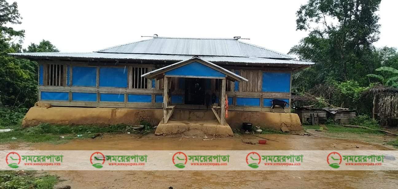 বরকলের কলাবুনিয়াতে রাতের আধারে সাবেক ইউপি সদস্যার বাড়িতে চুড়ি