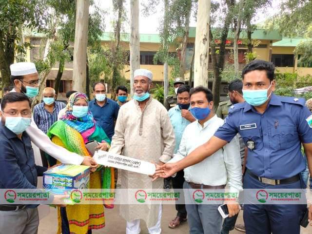 আত্রাই হাসপাতালে ফ্যান উপহার