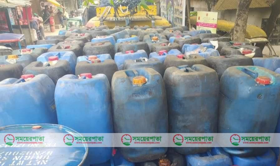 কর্ণফুলীতে ৮ হাজার লিটার তেলসহ গ্রেপ্তার ১।