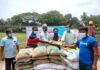 আত্রাইয়ে বিনামূল্যে সার ও বীজ বিতরণ আত্রাইয়ে বিনামূল্যে সার ও বীজ বিতরণ