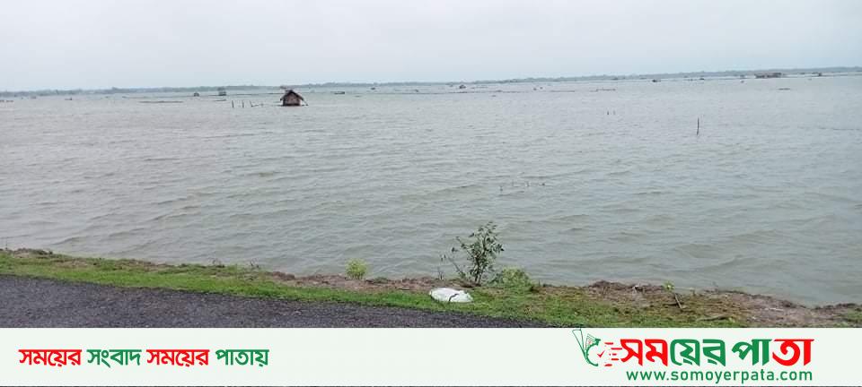 অতিবৃষ্টির কারণে জনমনে চিন্তার ছায়া।