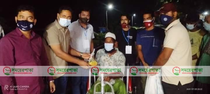 আত্রাইয়ে লকডাউনে একশত ছিন্নমুলকে খাওয়ালেন ওসি