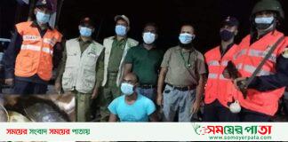 মোংলায় ৭৩টি কচ্ছপ জব্দ করা হয় ছাড়া হবে খানজাহান আলী দিঘিতে