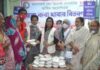 অসহায়দের মাঝে খাবার বিতরন