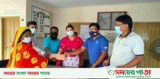 রাজারহাটের বিদ্যানন্দ ইউনিয়নে তিস্তার ভাঙন কবলিত পরিবারকে নগদ অর্থ বিতরণ