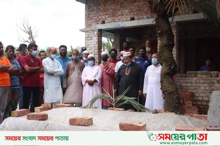 খুলনার কয়রায় প্রবীণ আওয়ামী লীগ নেতার মৃত্যুতে এমপি বাবু'র শোক প্রকাশ।