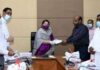শামীম ওসমানের নেতৃত্বে ৫০ লাখ টাকা অনুদান দেওয়া হলো পীরগঞ্জে ক্ষতিগ্রস্ত মানুষের জন্য