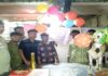 কেক কেটে ছাগলের জন্মদিন পালন