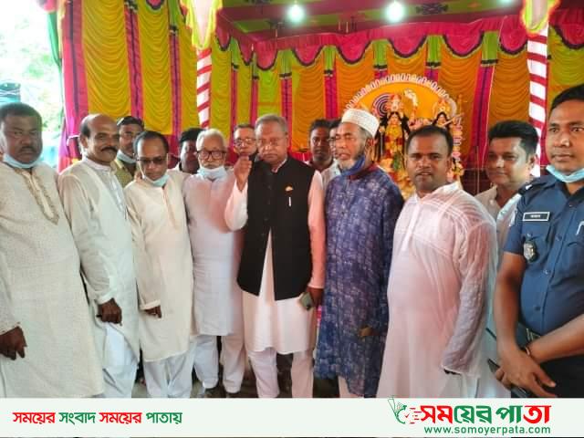 আত্রাইয়ে এমপি’র পূজা মন্ডপ পরিদর্শন