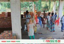 শ্রীপুরে বাড়ি নির্মাণে বাঁধা দিয়ে ভাংচুর।